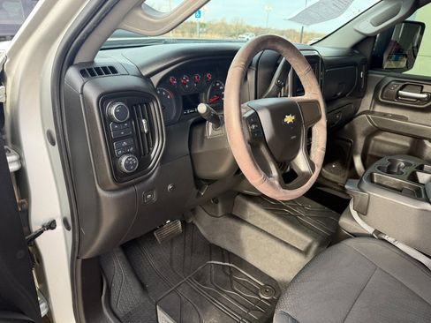 Used 2020 Chevrolet Silverado 2500 Custom w/ Custom Value Package image 9