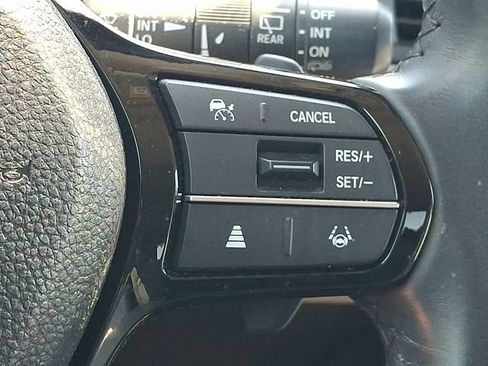 Certified 2025 Honda Pilot Touring image 19