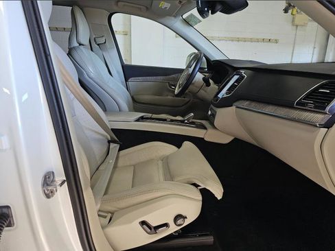 Used 2024 Volvo XC90 B6 Ultimate w/ Protection Package Premier image 15