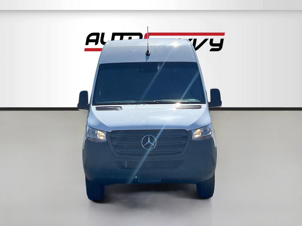 Used 2024 Mercedes-Benz Sprinter 3500 image 2
