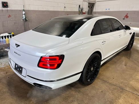 Used 2022 Bentley Flying Spur V8 image 3