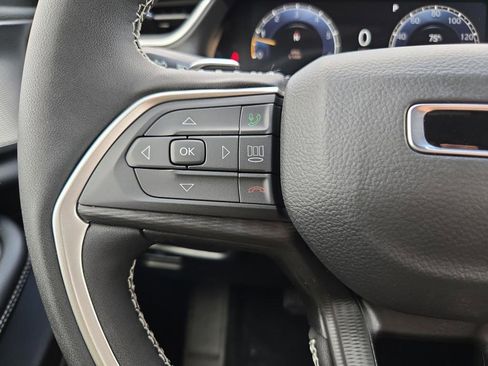 New 2025 Jeep Grand Cherokee Altitude RWD image 23