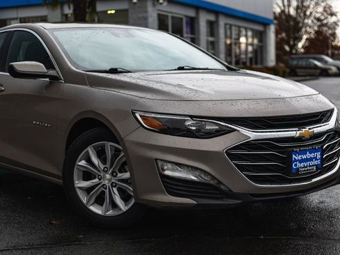 Used 2023 Chevrolet Malibu LT image 3