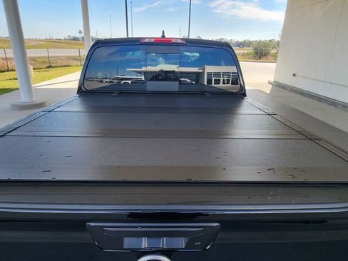 Used 2025 Nissan Frontier SV w/ SV Convenience Package image 12