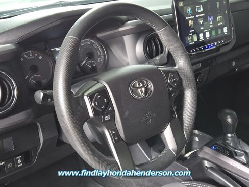 Used 2022 Toyota Tacoma TRD Off-Road w/ Technology Package AWD/4WD image 24