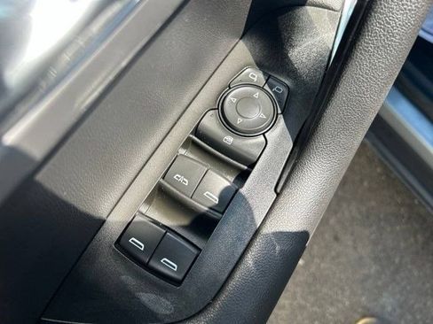 Used 2025 Chevrolet Blazer LT FWD image 12