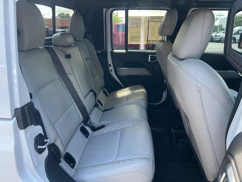 Used 2022 Jeep Gladiator Overland AWD/4WD image 20