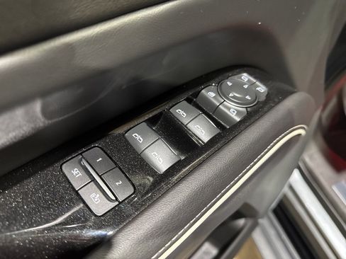 Used 2021 Cadillac Escalade Premium Luxury image 21