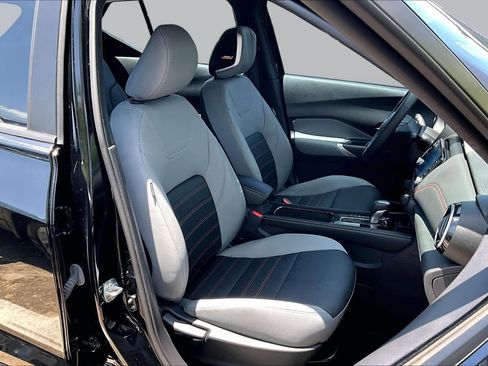 Certified 2024 Nissan Kicks SR w/ SR Premium Package FWD image 9