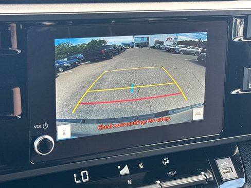Used 2025 Toyota Tundra SR5 w/ SR5 Convenience Package AWD/4WD image 24