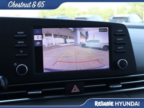 Certified 2024 Hyundai Elantra SE FWD image 32