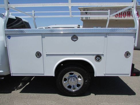 Used 2024 RAM 3500 SLT AWD/4WD image 13