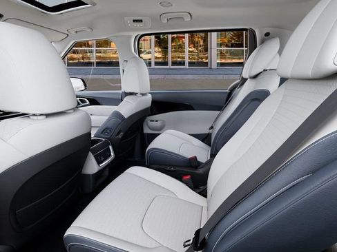 New 2026 Kia Carnival SX Prestige FWD image 18