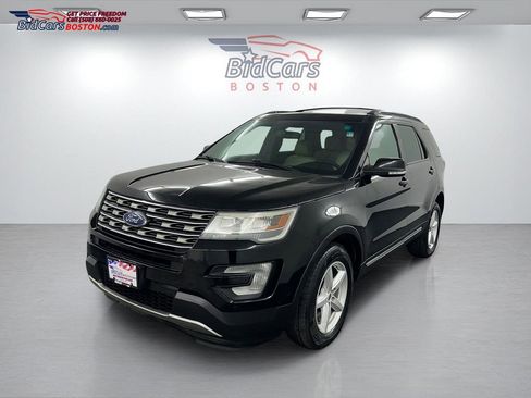 Used 2016 Ford Explorer XLT w/ Equipment Group 202A image 1