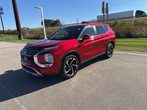 Used 2024 Mitsubishi Outlander SE image 32