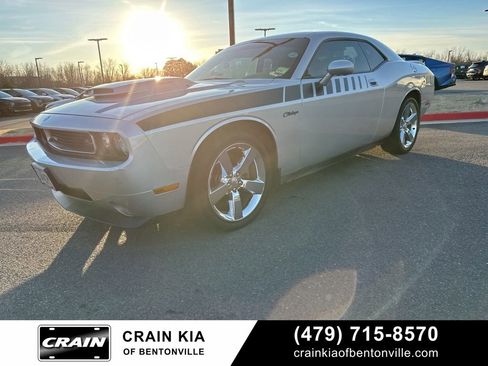 Used 2010 Dodge Challenger R/T image 2