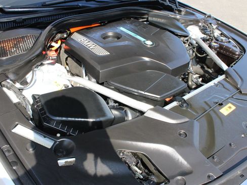 Used 2019 BMW 530e w/ Premium Package RWD image 22