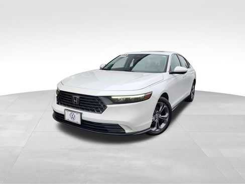 Used 2023 Honda Accord EX image 3