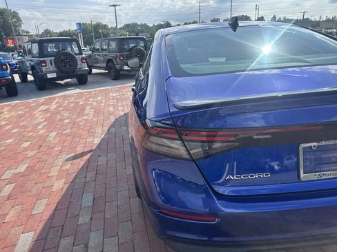 Used 2023 Honda Accord Sport image 7