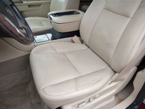 Used 2010 Cadillac Escalade Luxury AWD/4WD image 71