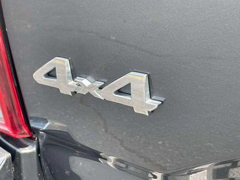 Used 2023 Toyota Tacoma SR5 AWD/4WD image 11