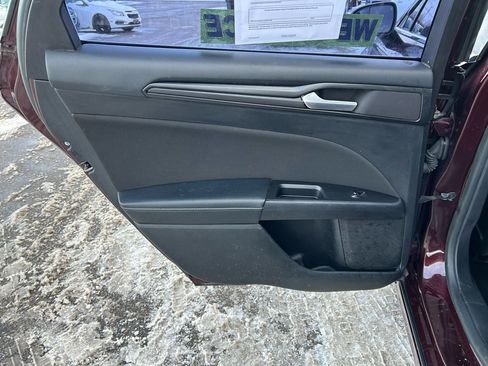 Used 2018 Ford Fusion SE w/ Equipment Group 201A image 13