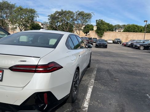 Used 2026 BMW i5 eDrive40 w/ M Sport Package image 6