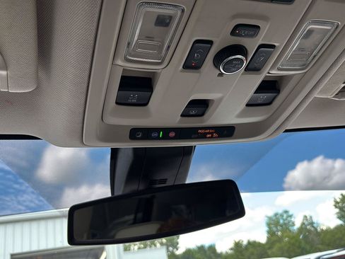 Used 2021 GMC Yukon XL Denali AWD/4WD image 36