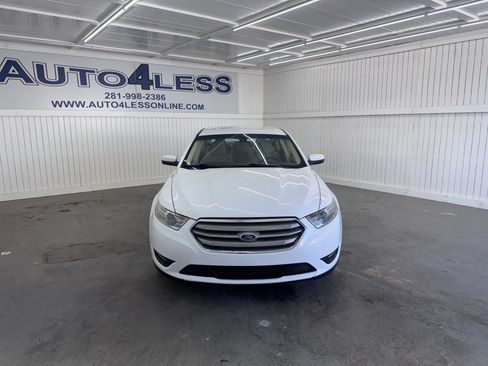 Used 2015 Ford Taurus SEL FWD image 2