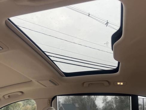 Used 2016 BMW 750i xDrive image 25