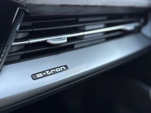 Used 2023 Audi Q4 e-tron Premium Plus w/ Premium Plus AWD/4WD image 31