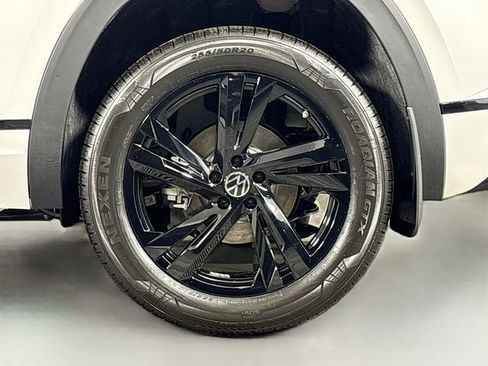 New 2026 Volkswagen Atlas Cross Sport SEL R-Line image 31