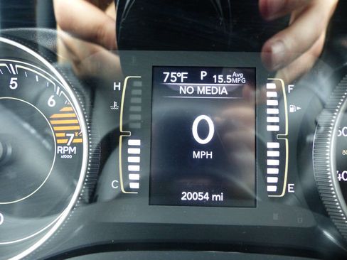 Used 2020 Jeep Cherokee Latitude Plus w/ Comfort/Convenience Group AWD/4WD image 44