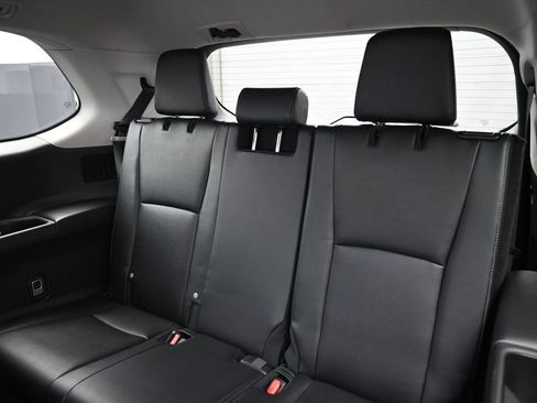 Used 2024 Toyota Grand Highlander AWD image 31