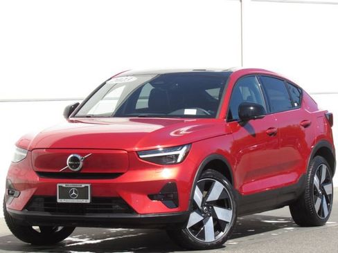 Used 2023 Volvo C40 P8 Recharge Ultimate w/ Protection Package Premier AWD/4WD image 1