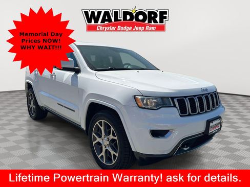 Used 2018 Jeep Grand Cherokee Limited AWD/4WD image 1