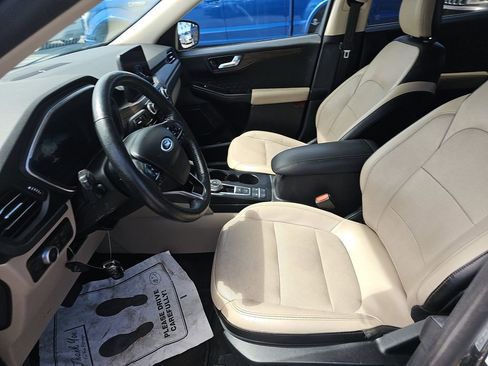 Used 2020 Ford Escape Titanium image 11