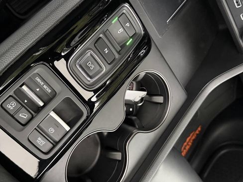 Used 2025 Honda Pilot TrailSport image 22