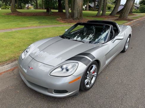 Used 2007 Chevrolet Corvette Coupe w/ Preferred Equipment Group RWD image 32