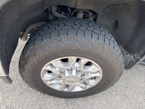 Used 2020 Chevrolet Silverado 2500 LT w/ All Star Edition AWD/4WD image 2