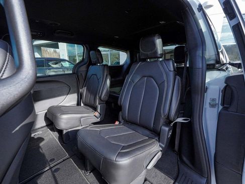 New 2026 Chrysler Pacifica Select image 34