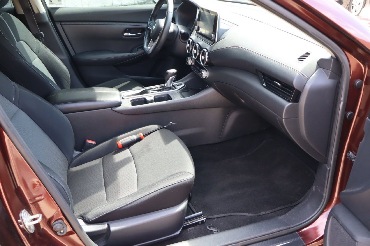 Used 2021 Nissan Sentra SV FWD image 16