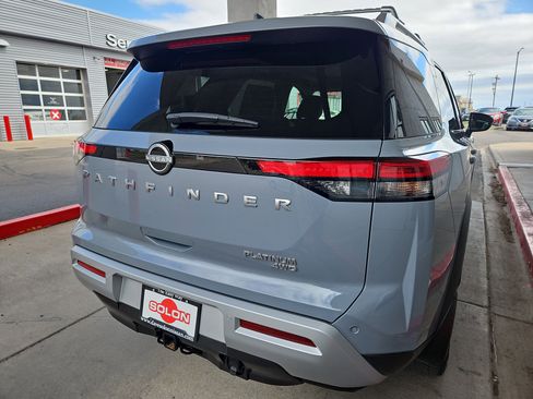 Used 2023 Nissan Pathfinder Platinum AWD/4WD image 31