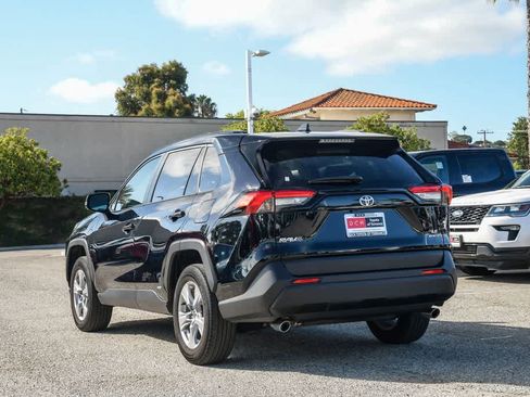 Used 2025 Toyota RAV4 LE AWD/4WD image 9