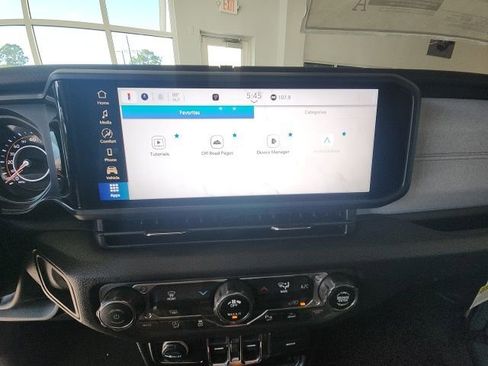 New 2025 Jeep Gladiator Sport image 49