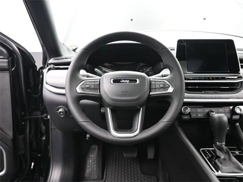 New 2025 Jeep Compass Latitude w/ Sun & Sound Group image 27