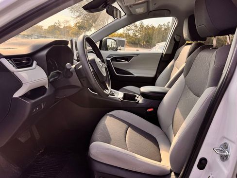 Used 2024 Toyota RAV4 XLE FWD image 8