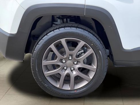 Used 2016 Jeep Renegade 75th Anniversary AWD/4WD image 39
