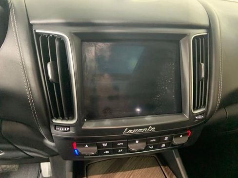 Used 2019 Maserati Levante GranLusso AWD/4WD image 24