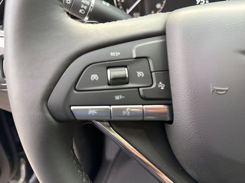 New 2025 Cadillac XT6 Luxury image 17